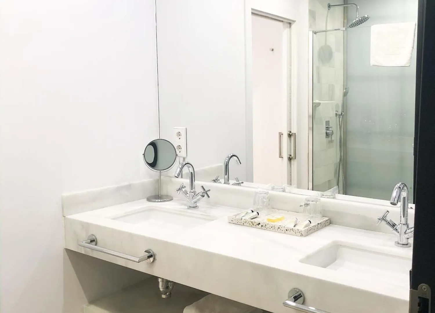 Suites Hom Sevilla 0*, Seville