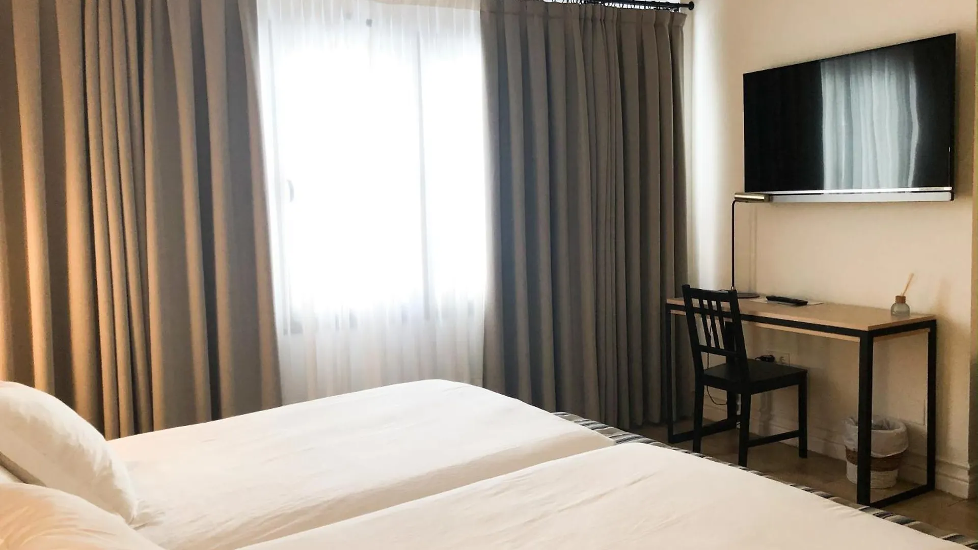 Suites Hom Sevilla Lägenhet
